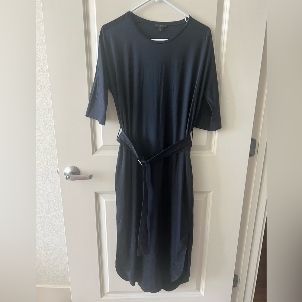 COS Dark Blue Shortsleeved Belted Rib Loose fit Midi Straight Dress